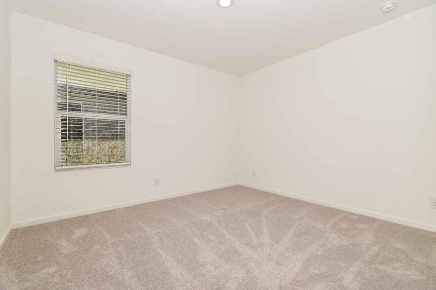 Building Photo - 1720 Crossbill St