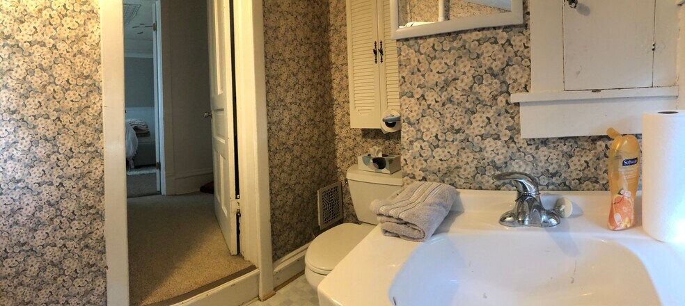Bathroom #2 - 514 Walnut St