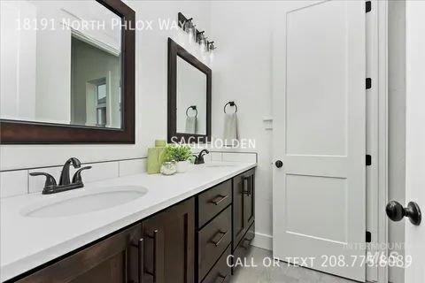 Building Photo - 18191 N Phlox Way