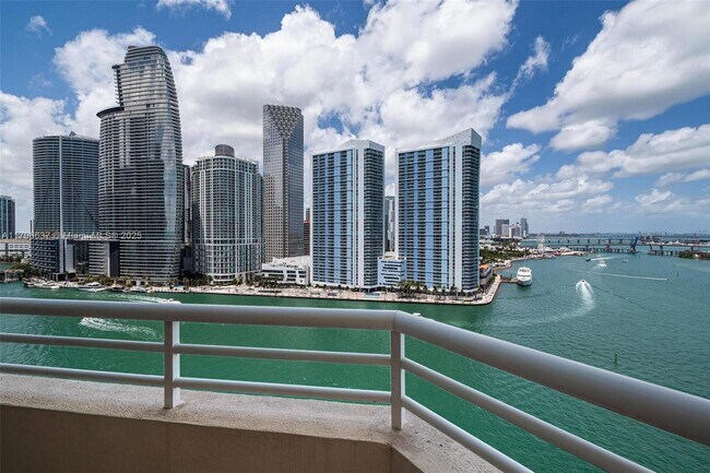 Building Photo - 888 Brickell Key Dr