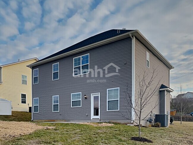 Building Photo - 1016 Carter Ridge Dr