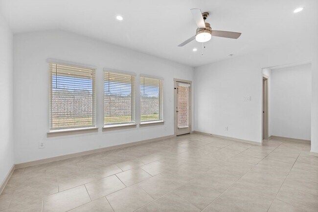 Building Photo - 4903 Pne Hvn Ln