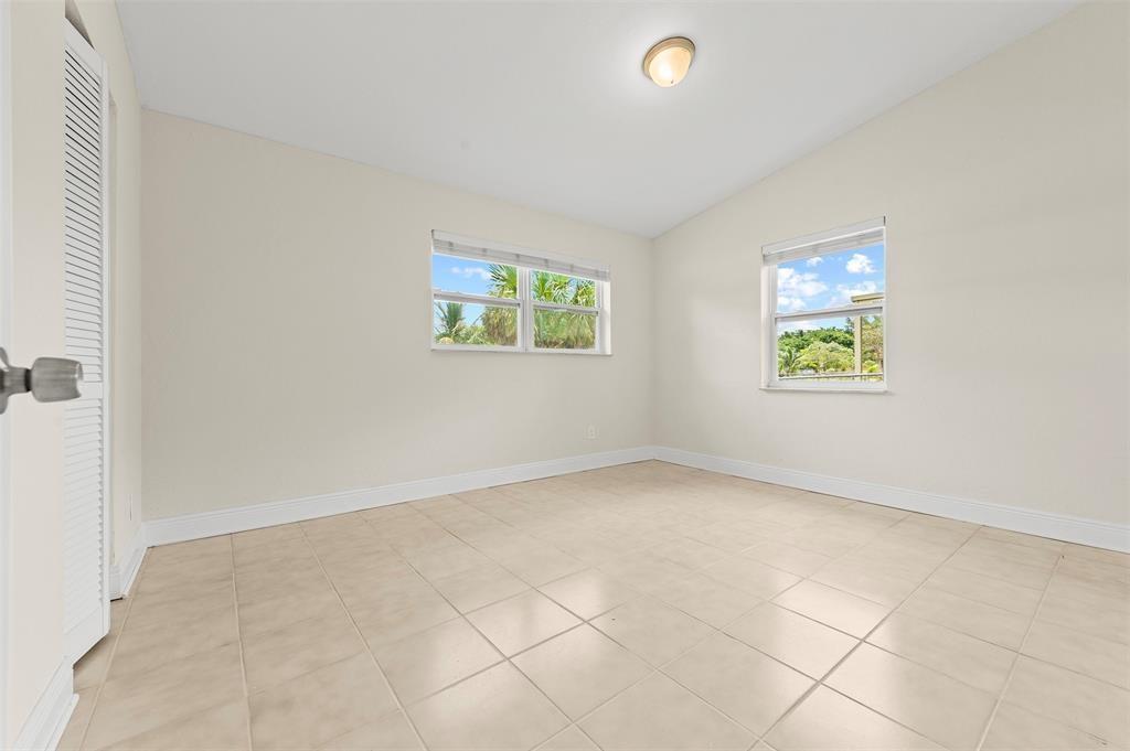 Building Photo - 1524 NW 18th Ct