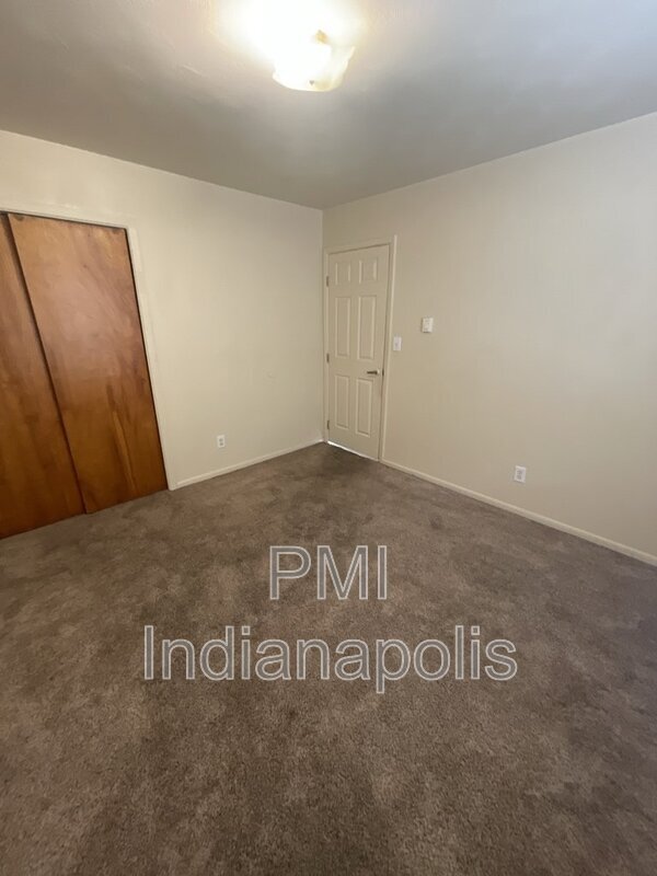 Building Photo - 122 W William Dr