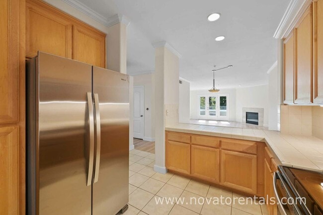 Building Photo - 852 Diablo Ave