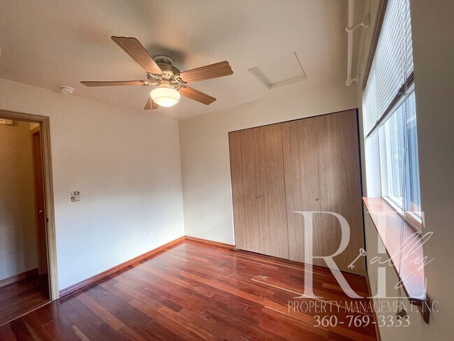 Building Photo - Stunning Rambler