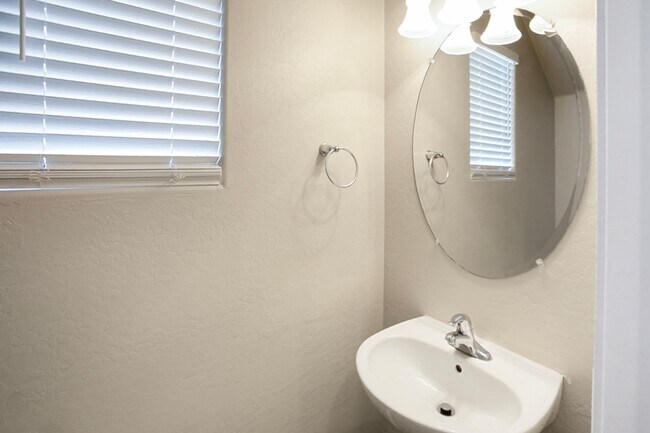 Building Photo - 8266 Arden Landing Pl