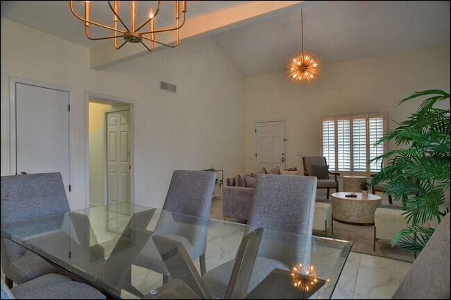 Building Photo - Available to View