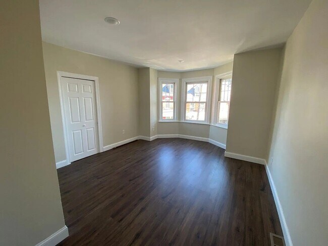 Building Photo - Stylish 3-Bedroom 2.5 Bath Available in Lancaster City