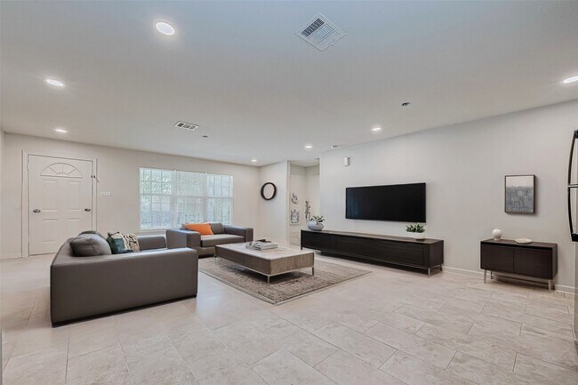 Building Photo - 3618 Noah St