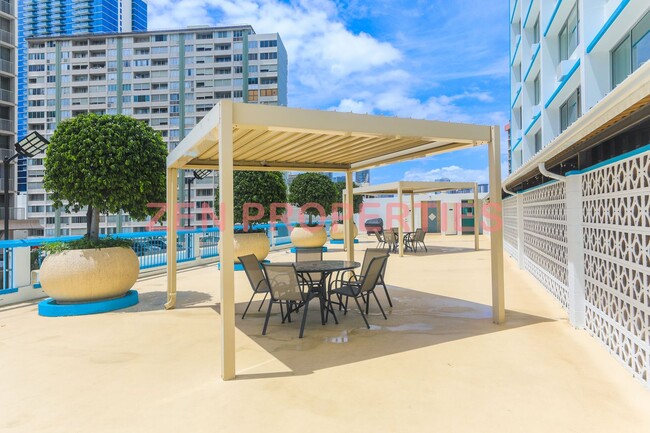 Building Photo - Kapiolani Terrace studio for rent