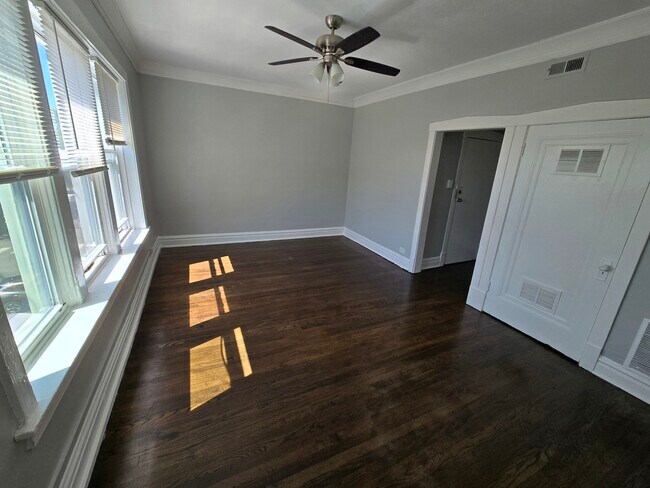 Building Photo - 4753 N Monticello Ave