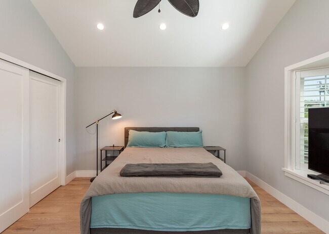 Building Photo - *Unfurnished* Gorgeous 4-Bed Oasis with Po...
