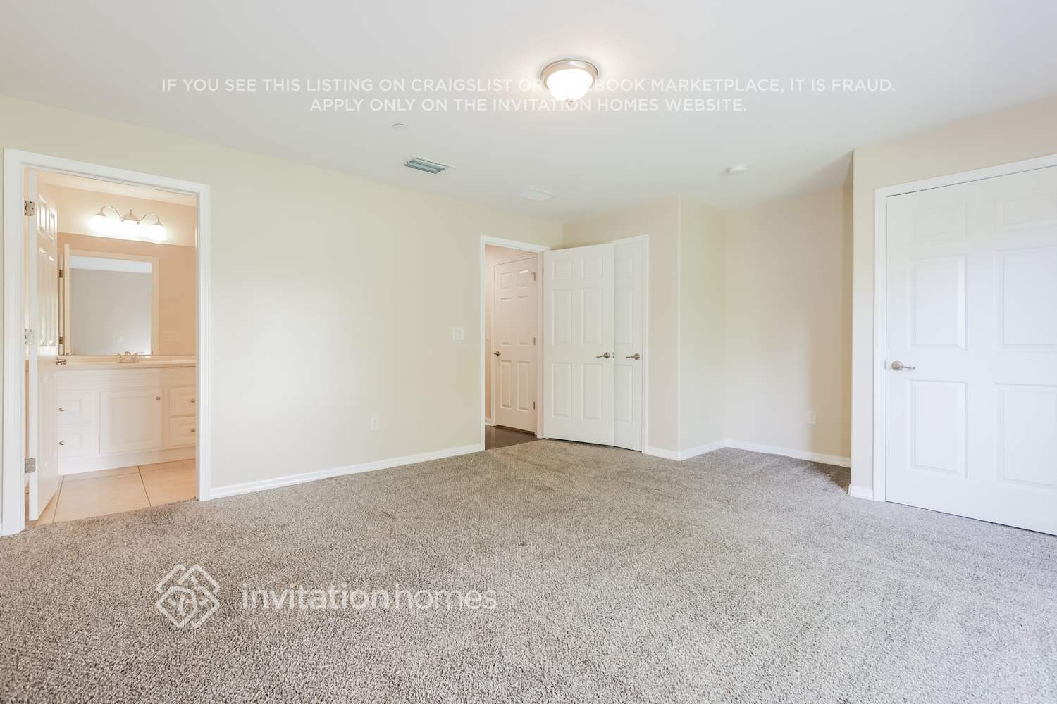 Building Photo - 2561 Lexington Oak Dr
