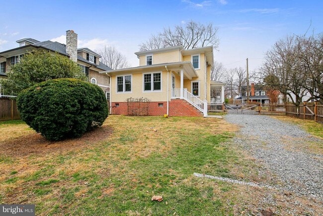 Building Photo - 3515 Bradley Ln