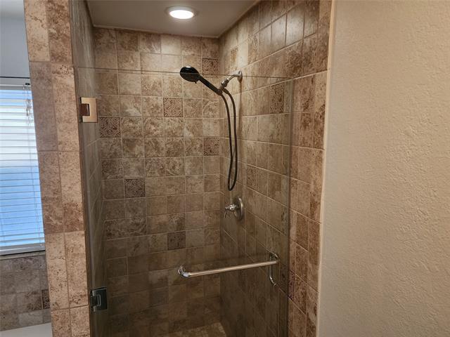 Building Photo - 8240 Willis Ln