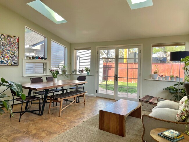 Building Photo - Must See Newly Remodeled North Boulder 5 bed/2.5 bath - Available August 7th!