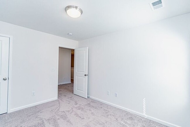 Building Photo - 227 Stone Fruit Ct