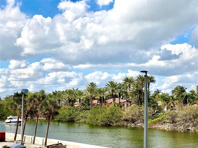 Building Photo - 20505 E Country Club Dr