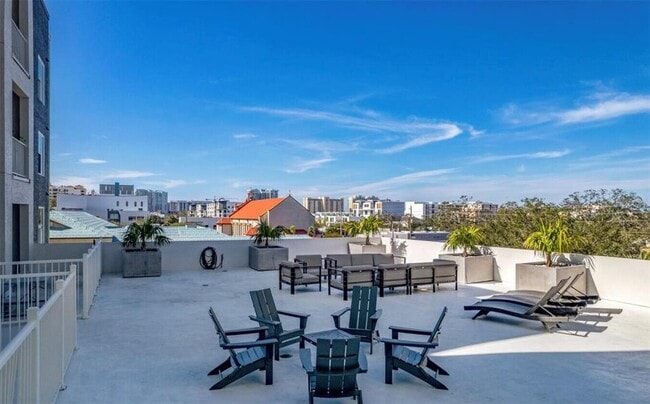 Building Photo - 1659 2nd St