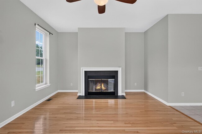 Building Photo - 5 Oldwyck Crescent