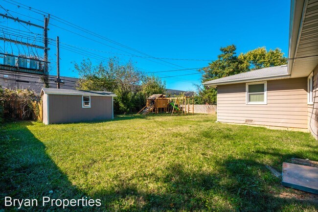 Building Photo - 3 br, 2 bath House - 2825 S. Stewart Ave