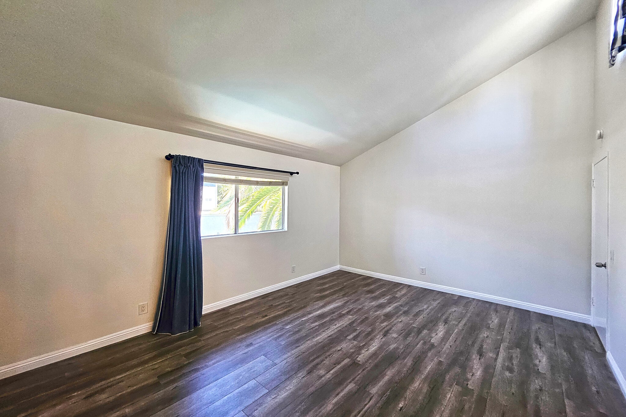 Building Photo - 1454 E Orange Grove Blvd