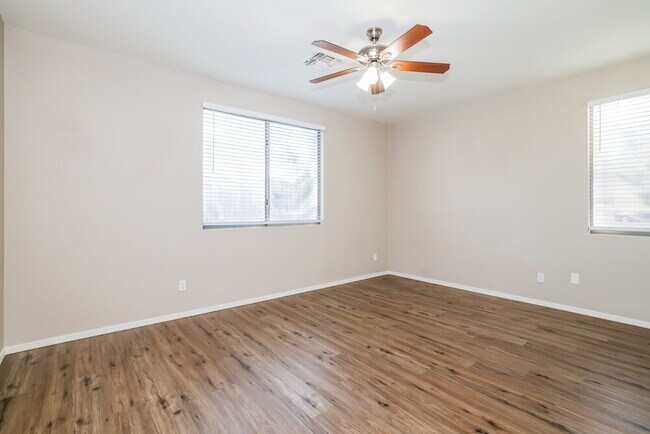 Building Photo - 1931 S Noble