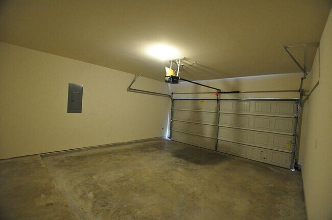 Building Photo - 23607 Legano Dr