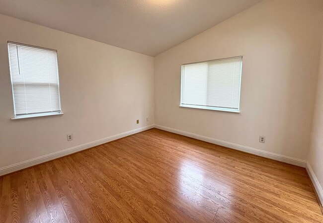 Building Photo - 2 WEEKS FREE RENT December Special Beautiful home in Turlock