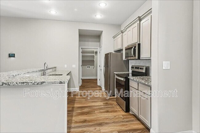 Building Photo - 2902 Orchid Dr