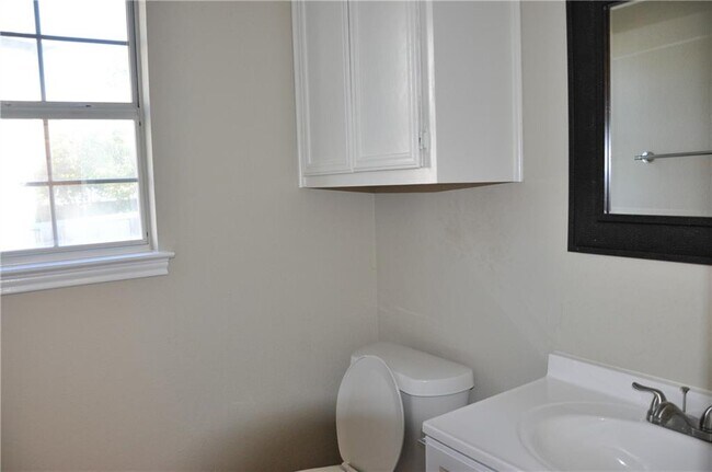 Building Photo - 1704 Parkfield Cove