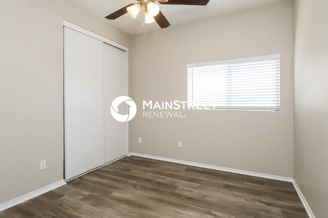 Building Photo - 4 Bedroom Pet-Friendly Home in MESA, AZ with Main Street Renewal