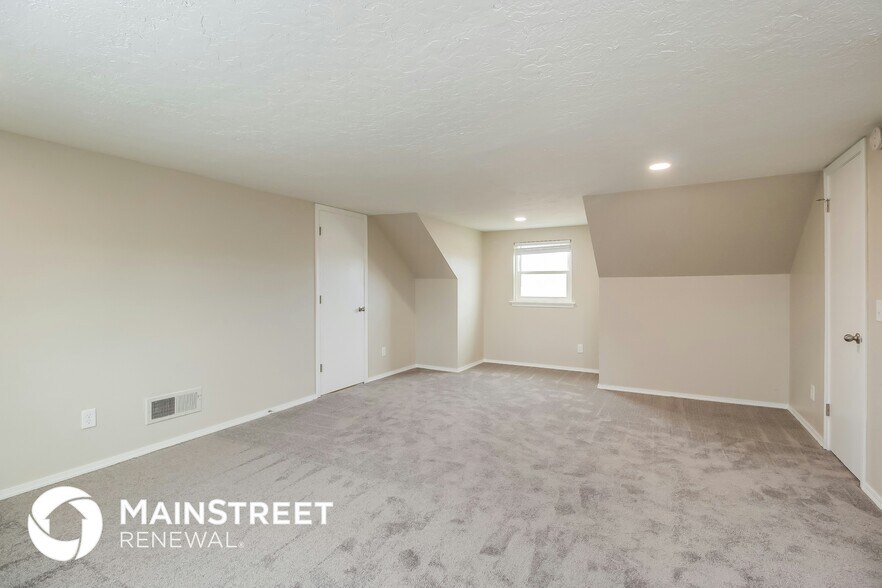 Building Photo - 4207 N Reeder Ave