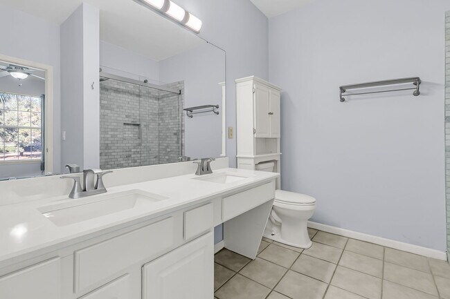 Building Photo - 1600 Long Grove Dr