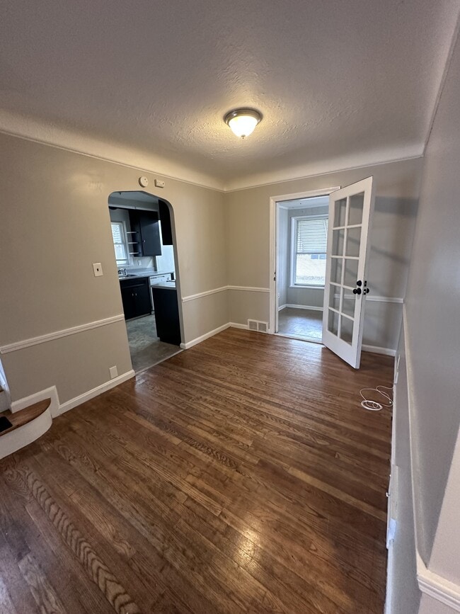 Building Photo - 1240 Avondale Rd