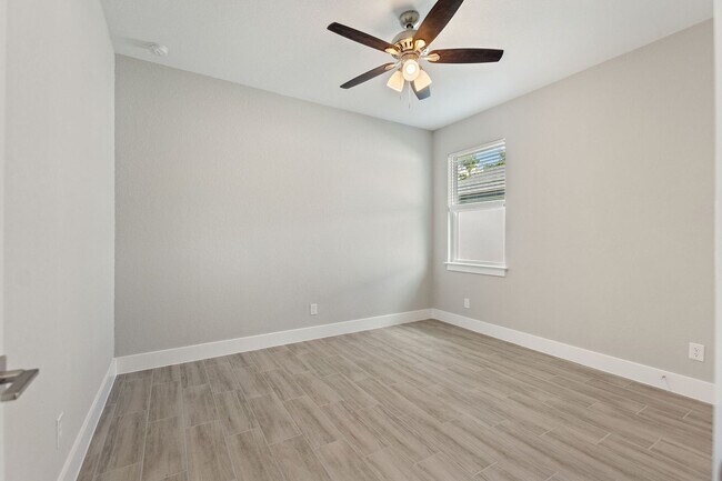 Building Photo - Deposit-Free! Modern, energy efficient hom...