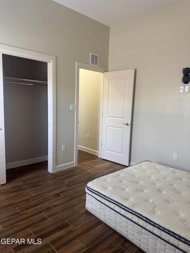 Building Photo - 7726 Enchanted Ridge Dr