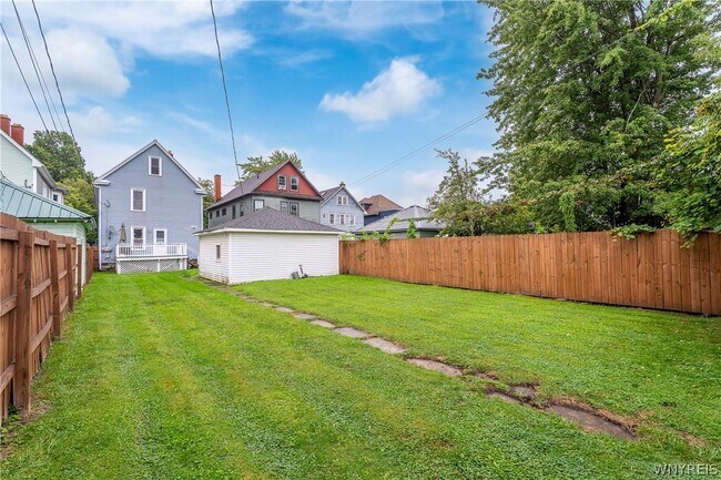 Building Photo - 238 Saranac Ave