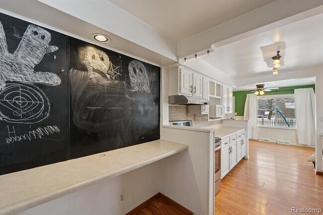 Building Photo - 2266 Newberry Rd