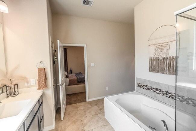 Building Photo - 23426 Tirino Shores Dr