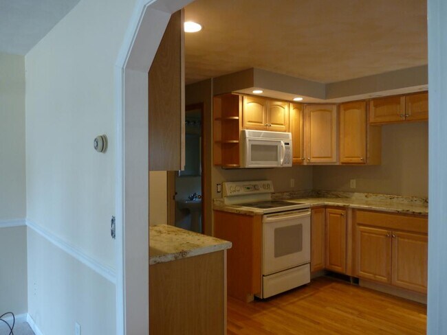 Building Photo - 111 Windham Rd