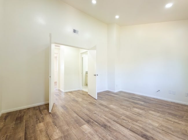 Building Photo - 15224 Shadybend Dr