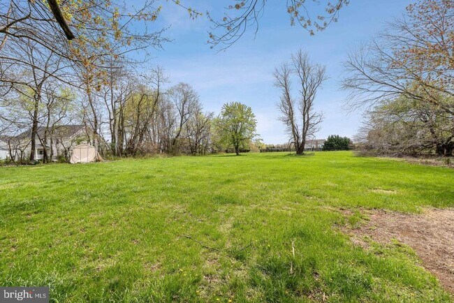 Building Photo - 5023 Broad Run Church Rd