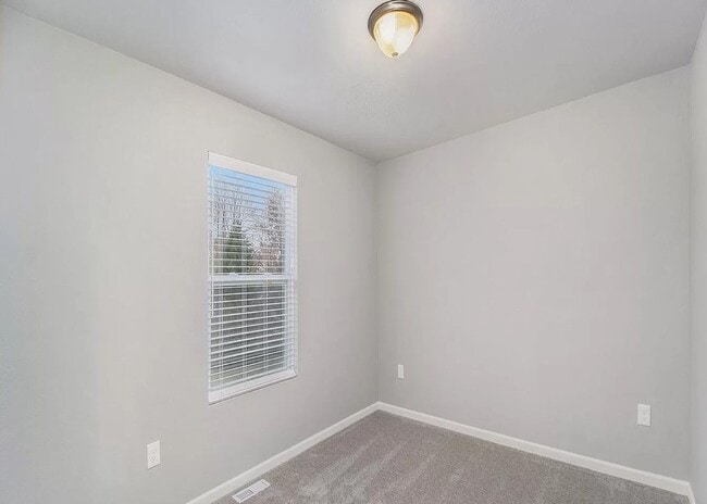 Building Photo - 4 Bedroom Available in Tiburon!