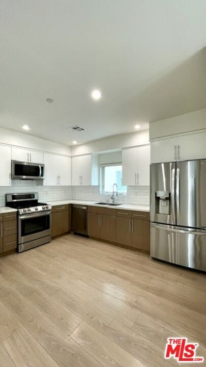 Building Photo - 5222 Satsuma Ave
