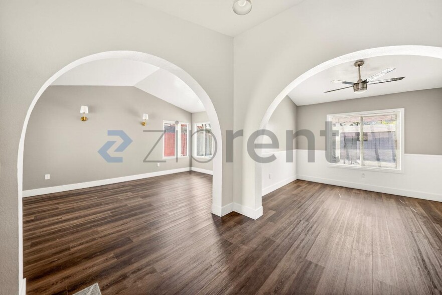 Building Photo - 318 Mesa Verde Ave