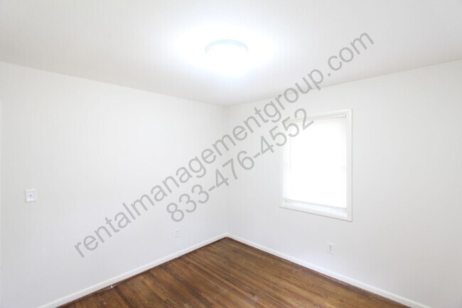 Building Photo - New On The Market with Fresh Updates!! Better Hurry!!