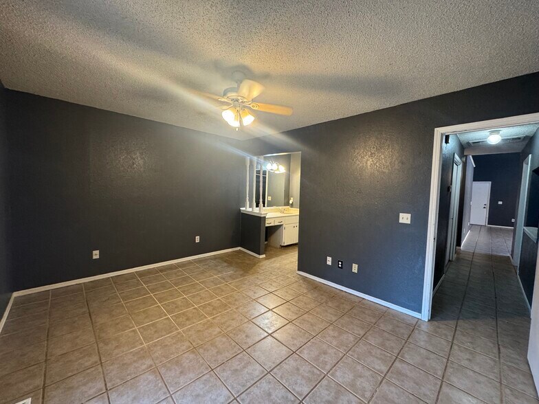Building Photo - 7740 Doris Dr