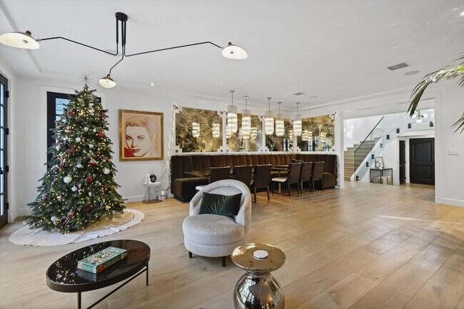 Building Photo - 23255 Mariposa De Oro St